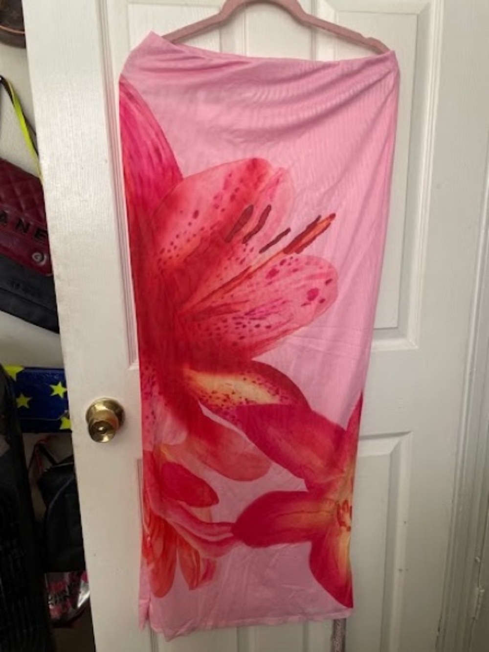 (SOLD)Missguided Pink and Red Floral Print Scarf